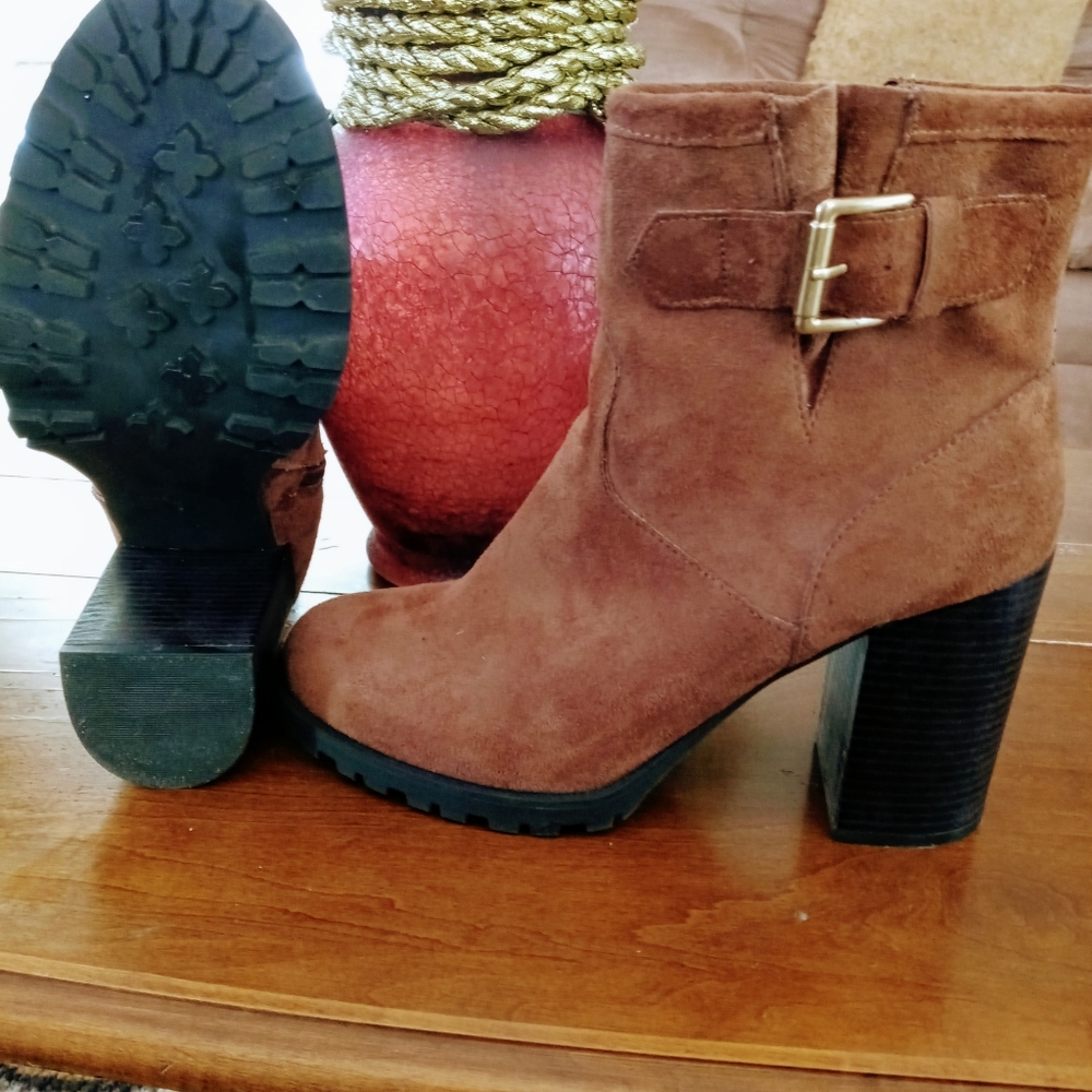 "🔥 HOT" ANA Suede Brown Ankle Boots 9M - Picture 2 of 5
